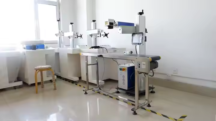 30w Flying Fiber Laser Marking Machine Automatic Engraving Machine - Image 2